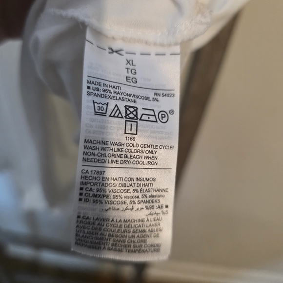 ⭐️40% Off⭐️ Old Navy Luxe Crew T-shirt In Calla Lily White - Picture 4 of 4